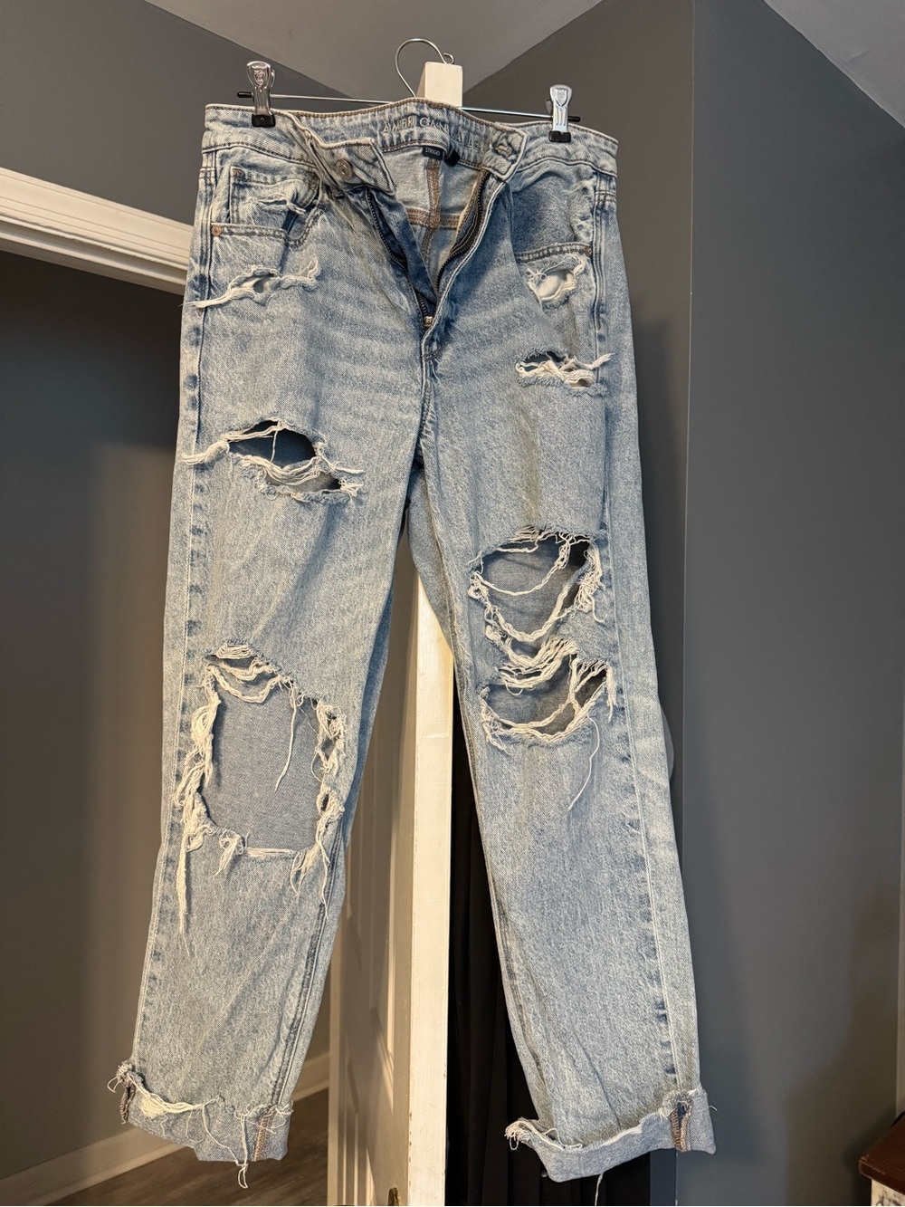 American Eagle Outfitters Light Blue Distressed Boyfriend Jeans